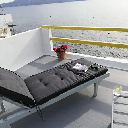 The Yellow Boat House Appartement *