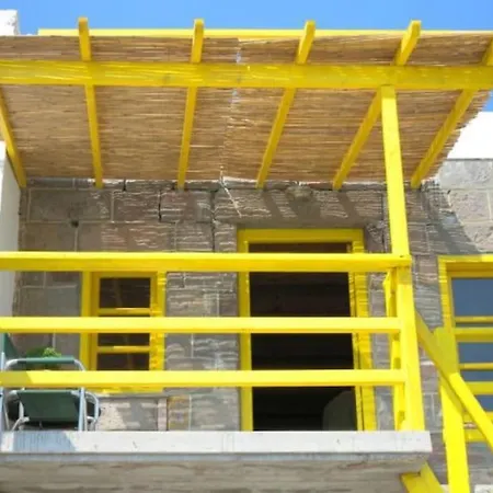 Apartment The Yellow Boat House Klima (Milos)