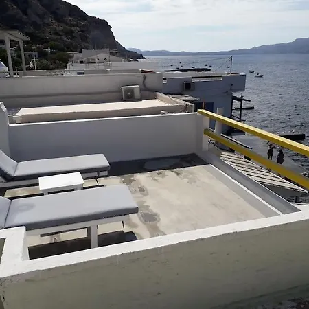 The Yellow Boat House Apartment