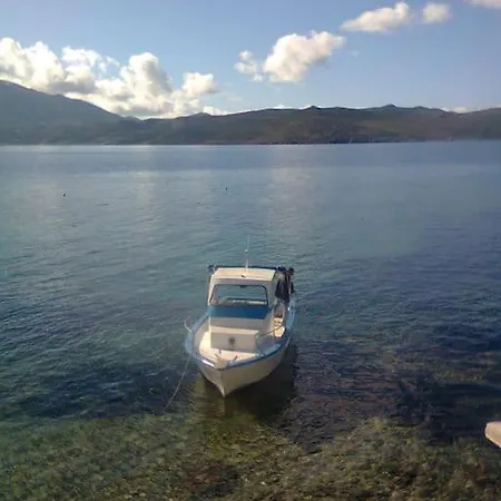 The Yellow Boat House Apartment Klima (Milos)
