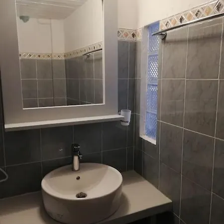 The Yellow Boat House Klima (Milos)