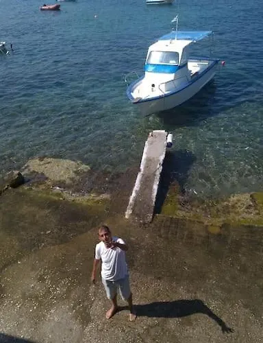 The Yellow Boat House דירה